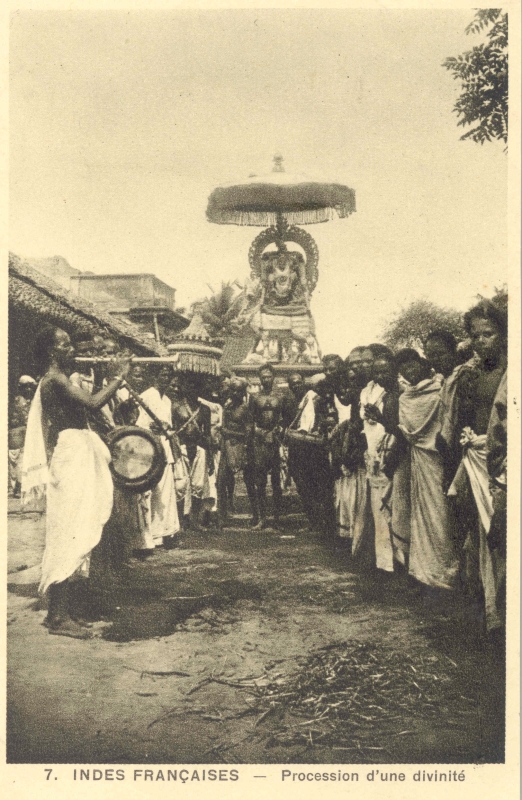 11-14 - Inde francaise - procession d'une divinite